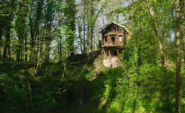 Zwitsers chalet in het Engelse park van Kasteel Attre, romantische curiositeit uit de 18e eeuw